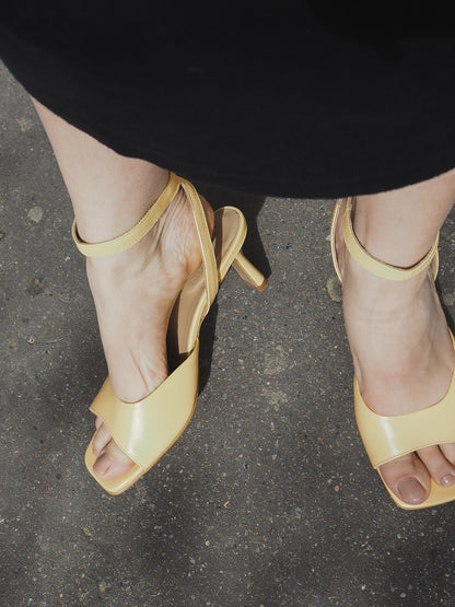 Angulus Sandal with heel - Yellow